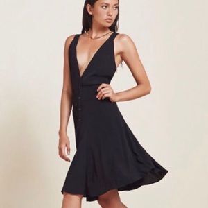 ✨ Reformation~ Lyon dress in black